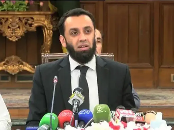 ⚖️ عمران خان کی اسپتال منتقلی کا معاملہ؛ وفاقی وزیر اطلاعات کا ردعمل، حکومت سپریم کورٹ میں نظرثانی کی اپیل کرے گی