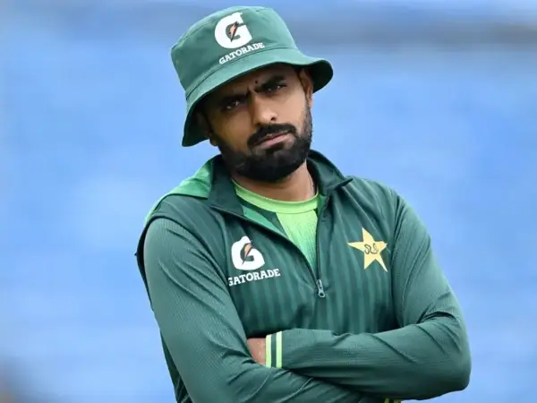 🚨 پاکستان کو بڑا دھچکا؛ کپتان بابر اعظم انگلینڈ کیخلاف پہلے ٹیسٹ سے باہر، سلمان آغا ٹیم کی قیادت کریں گے