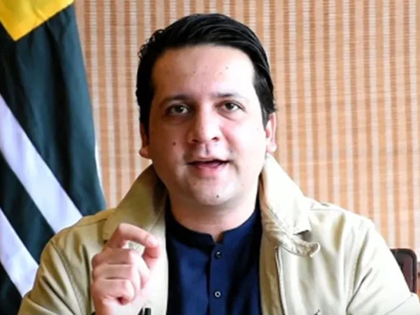 🏛️ بیرسٹر افتخار گیلانی آزاد جموں و کشمیر کے 17ویں وزیراعظم منتخب؛ پیپلز پارٹی کے امیدوار کو شکست، مسلم لیگ (ن) کی حکومت قائم