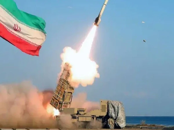 ایران کا عراق میں کرد ٹھکانوں پر بڑا حملہ، میزائل اور ڈرونز داغ دیے گئے ایران کا عراق میں کرد ٹھکانوں پر بڑا حملہ، میزائل اور ڈرونز داغ دیے گئے