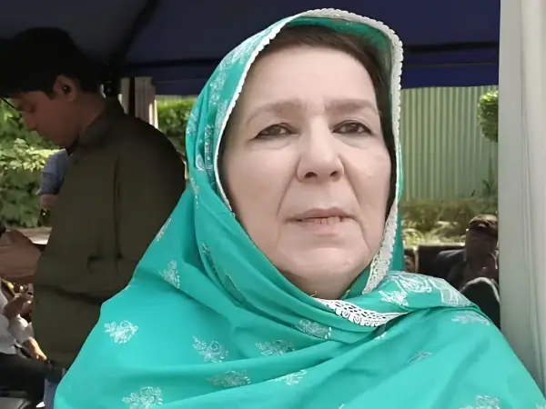 🗣️ بانی پی ٹی آئی سے ملاقات کے بعد ’میڈیا ٹاک‘ کا سوال، نورین نیازی کا دلچسپ اور مختصر جواب سوشل میڈیا پر وائرل