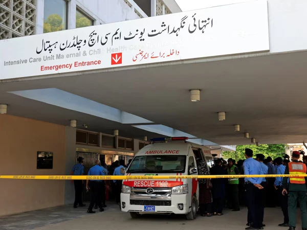 🔥 سانحہ پمز؛ وزیراعظم کا ایگزیکٹیو ڈائریکٹر سمیت 8 افسران کی فوری معطلی اور فوجداری کارروائی کا حکم، بہادر نرس کے لیے ’ستارہ خدمت‘ کا اعلان