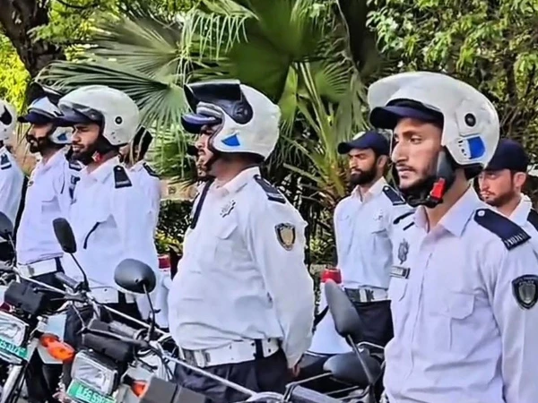 پنجاب بھر میں ٹریفک پولیس کی وردی تبدیل ہوگئی
