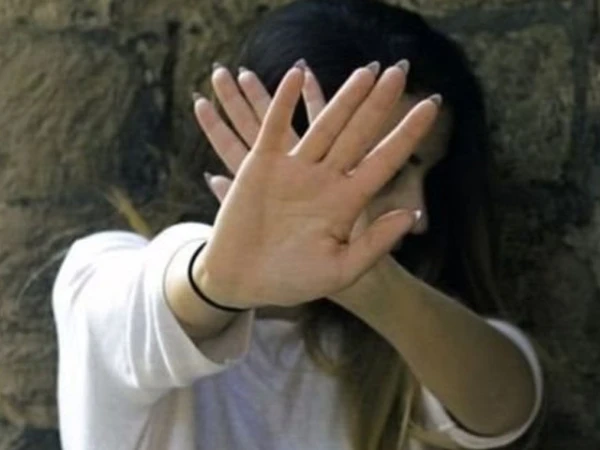 🚨 شجاع آباد؛ میپکو افسر نے گھر چھوڑنے کا جھانسہ دے کر لڑکی کو کار میں مبینہ زیادتی کا نشانہ بنا ڈالا