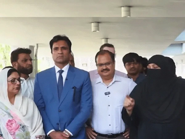 🔥 پمز سانحہ؛ قومی اسمبلی کی ہیلتھ کمیٹی کا اسپتال کا دورہ، وزیر صحت اور ایگزیکٹو ڈائریکٹر کے فوری استعفے کا مطالبہ