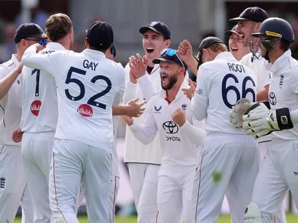 🏏 لارڈز ٹیسٹ؛ انگلینڈ نے پاکستان کو 194 رنز سے شکست دے کر سیریز میں 2-0 کی فیصلہ کن برتری حاصل کر لی، سعود شکیل کی شاندار اننگز رائیگاں