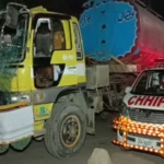 کراچی کے علاقے اورنگی ٹاؤن میں واٹر ٹینکر کی ٹکر سے نوجوان جاں بحق، مشتعل عوام کا پتھراؤ! 🚛📉 کراچی کے علاقے اورنگی ٹاؤن میں واٹر ٹینکر کی ٹکر سے نوجوان جاں بحق، مشتعل عوام کا پتھراؤ! 🚛📉