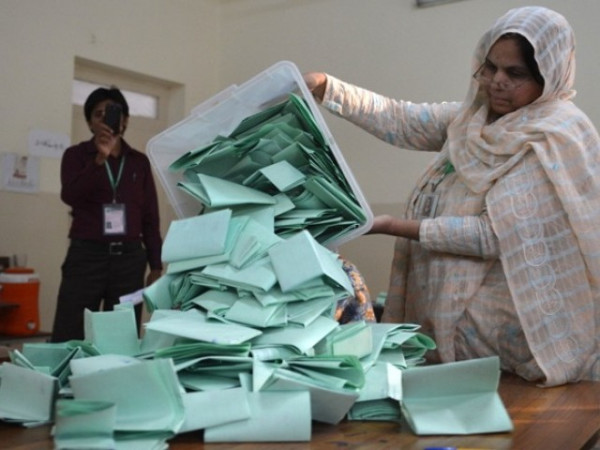 الیکشن کمیشن کا بڑا قدم، دو سال پہلے ہی نئے انتخابات کی تیاریاں شروع! 🇵🇰📊