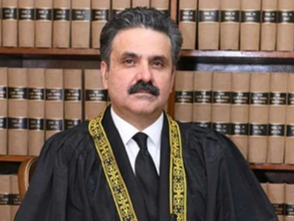 ججز کو بیرونی دباؤ سے آزاد کرنے کے لیے کوڈ آف کنڈیکٹ میں تبدیلی کی گئی ہے، چیف جسٹس یحییٰ آفریدی! 🏛️🇵🇰