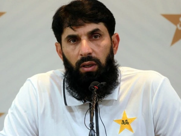 🏏 مصباح الحق قومی کرکٹ ٹیم کی سلیکشن کمیٹی سے مستعفی؛ دورہ انگلینڈ پر مشاورت نہ کرنے کا الزام