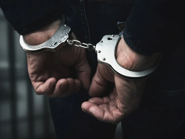 گوجرانوالہ؛ زیادتی کا جھوٹا مقدمہ درج کرانے اور رشوت دینے والا سی سی ڈی کا جعلی انسپکٹر ساتھیوں سمیت گرفتار! 🛑⚖️
