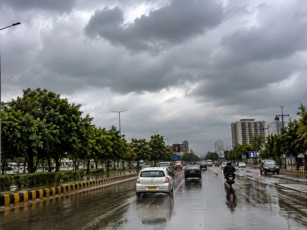 ☀️ کراچی سمیت سندھ میں آئندہ 3 ماہ کے دوران خشک موسم اور معمول سے کم بارشوں کی پیشگوئی