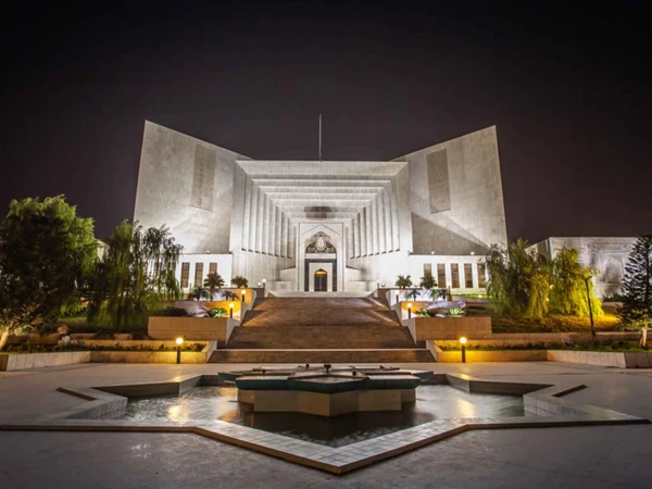“خلع پر کیا دینا ہے یہ عورت کا فیصلہ ہے، قرآن کا اختیار حکومت کیسے چھین سکتی ہے؟” — سپریم کورٹ کے سخت ریمارکس!