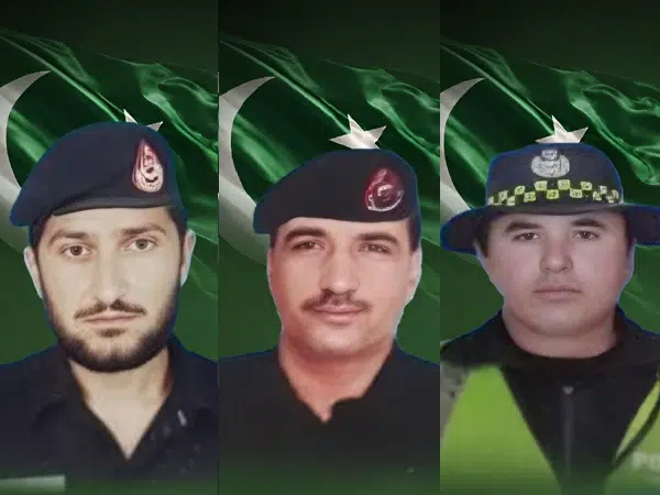 ٹانک میں ٹریفک پولیس کی موبائل گاڑی پر خوارجیوں کی فائرنگ، 3 اہلکار شہید؛ وزیر داخلہ محسن نقوی کی شدید مذمت! 🇵🇰🛡️