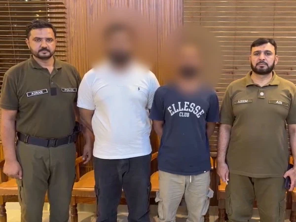 لاہور میں اپنوں کو لوٹنے کا گھناؤنا منصوبہ بے نقاب؛ ڈکیتی کا ماسٹر مائنڈ دکان مالک کا اپنا بھتیجا نکلا! 🏛️💸