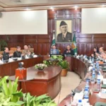 پشاور ایپکس کمیٹی کا اہم اجلاس؛ پولیس اور سی ٹی ڈی کو جدید آلات، بکتر بند گاڑیاں اور مطلوبہ نفری دینے کا بڑا فیصلہ! 🏛️👮♂️ پشاور ایپکس کمیٹی کا اہم اجلاس؛ پولیس اور سی ٹی ڈی کو جدید آلات، بکتر بند گاڑیاں اور مطلوبہ نفری دینے کا بڑا فیصلہ! 🏛️👮♂️