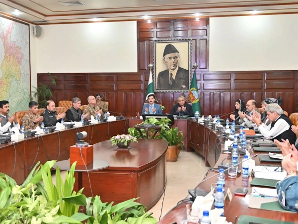 پشاور ایپکس کمیٹی کا اہم اجلاس؛ پولیس اور سی ٹی ڈی کو جدید آلات، بکتر بند گاڑیاں اور مطلوبہ نفری دینے کا بڑا فیصلہ! 🏛️👮‍♂️