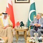 وزیرِ خارجہ اسحاق ڈار اور بحرین کے وزیر خارجہ ڈاکٹر عبداللطیف بن راشد الزیانی کی اہم ملاقات! 🌍💼