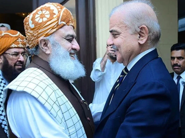 پی ٹی آئی سے مذاکرات کا عندیہ؛ مولانا فضل الرحمان کا وزیراعظم شہباز شریف سے جلد رابطے کا امکان! 📢🏛️ پی ٹی آئی سے مذاکرات کا عندیہ؛ مولانا فضل الرحمان کا وزیراعظم شہباز شریف سے جلد رابطے کا امکان! 📢🏛️