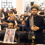 پی ٹی آئی پارلیمانی پارٹی نے کے پی میں ایمرجنسی اور گورنر راج یکسر مسترد کر دیا! 🛑🏛️