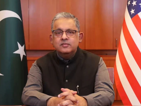 نیویارک میں لاہور لٹریری فیسٹیول کا انعقاد؛ پاکستانی سفیر رضوان سعید شیخ کی شرکت اور خطاب! 🏛️✨