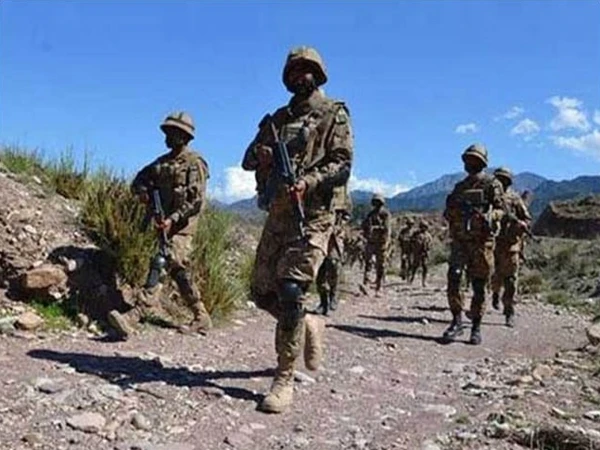 گوادر: فتنۃ الہندوستان کا حملہ ناکام، سیکیورٹی فورسز کی کارروائی میں 3 دہشت گرد ہلاک! 🇵🇰💥