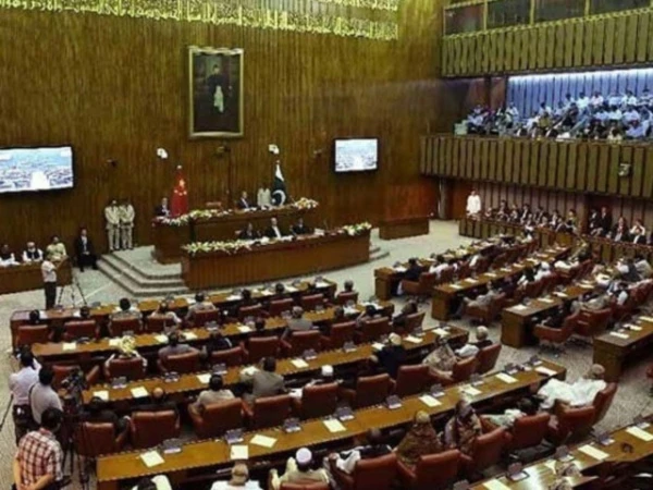 خیبر پختونخوا میں ایمرجنسی کے نفاذ کے خلاف جے یو آئی کا ایوانِ بالا میں بڑا اقدام! سینیٹ میں قرارداد جمع! 🇵🇰🏛️