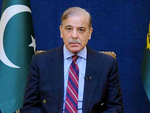 وزیراعظم شہباز شریف نے اتحادی جماعتوں کا اہم اجلاس طلب کر لیا! ਕੇ پی ایمرجنسی پر پارلیمانی اراکین کو اعتماد میں لیا جائے گا! 🏛️📋