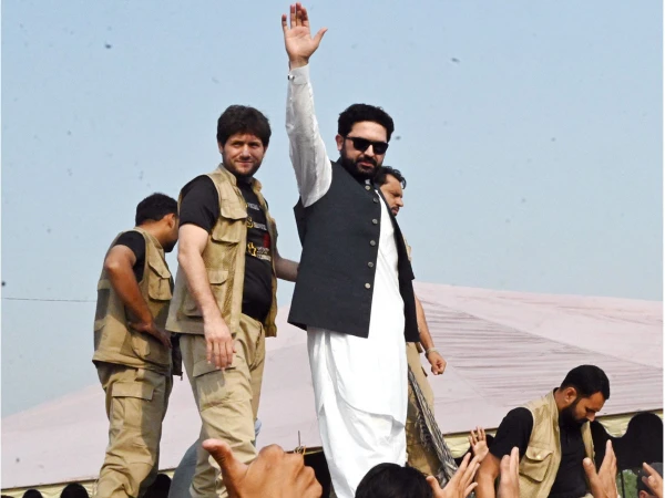 مشرقی پاکستان کو الگ کرنے والے اب صوبے میں گورنر راج کی سازشیں کر رہے ہیں: وزیراعلیٰ کے پی سہیل آفریدی 📢🔥